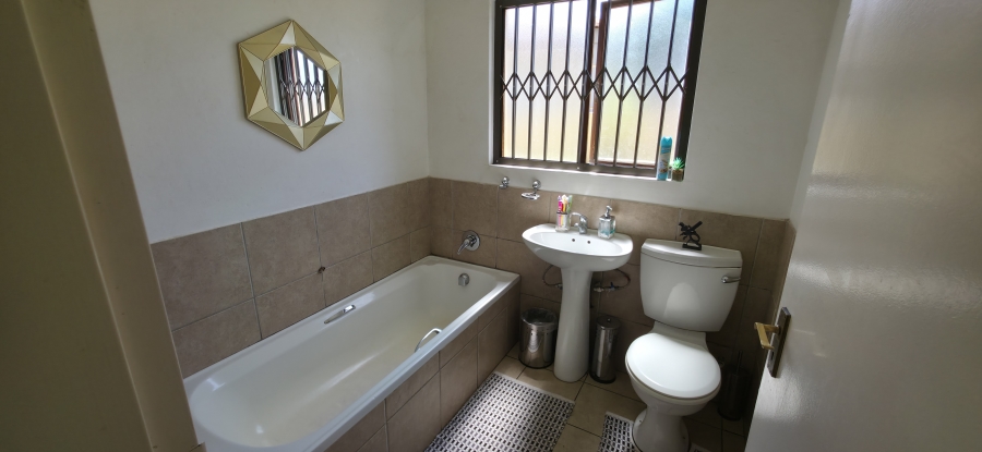 To Let 3 Bedroom Property for Rent in Jackaroo Park Mpumalanga