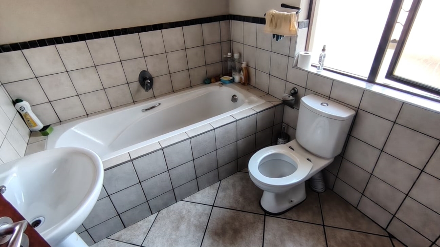 To Let 3 Bedroom Property for Rent in Stonehenge Mpumalanga
