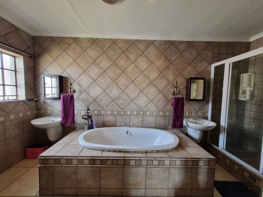 3 Bedroom Property for Sale in Kingsview Ext 1 Mpumalanga