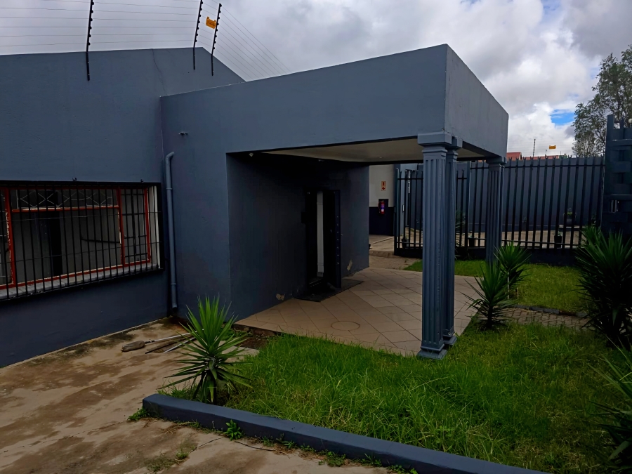 To Let Commercial Property for Rent in Witbank Ext 41 Mpumalanga