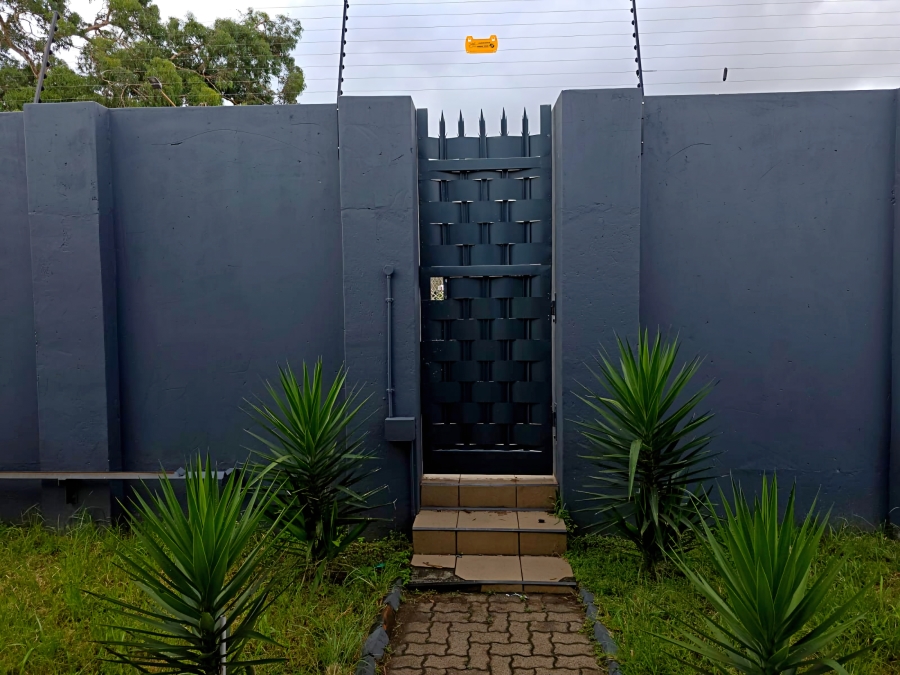 To Let Commercial Property for Rent in Witbank Ext 41 Mpumalanga