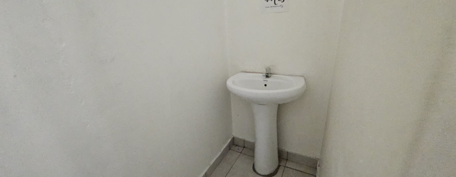To Let Commercial Property for Rent in Witbank Ext 41 Mpumalanga