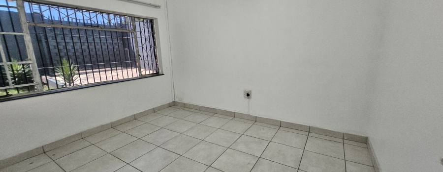 To Let Commercial Property for Rent in Witbank Ext 41 Mpumalanga