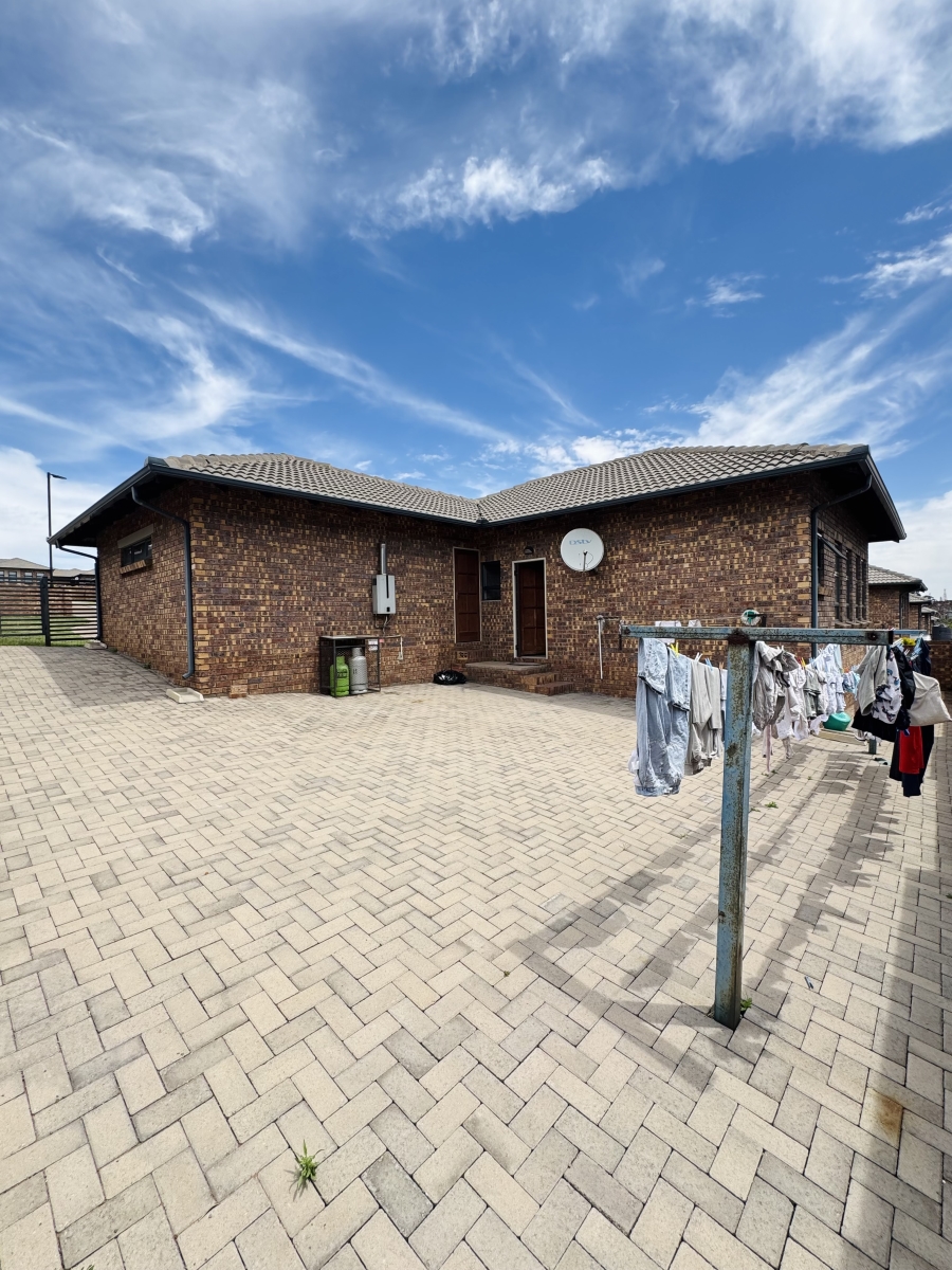 3 Bedroom Property for Sale in Witbank Ext 10 Mpumalanga