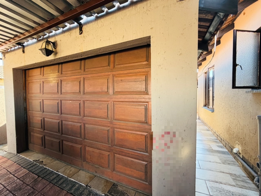3 Bedroom Property for Sale in Hlalamandi Mpumalanga