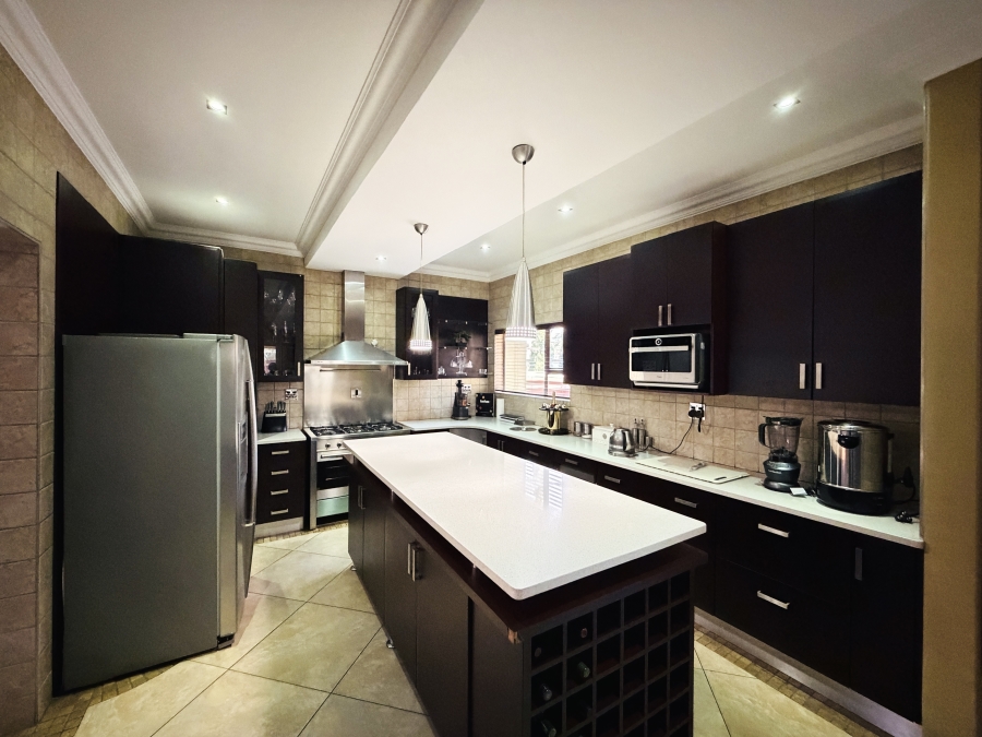 7 Bedroom Property for Sale in Aerorand Mpumalanga