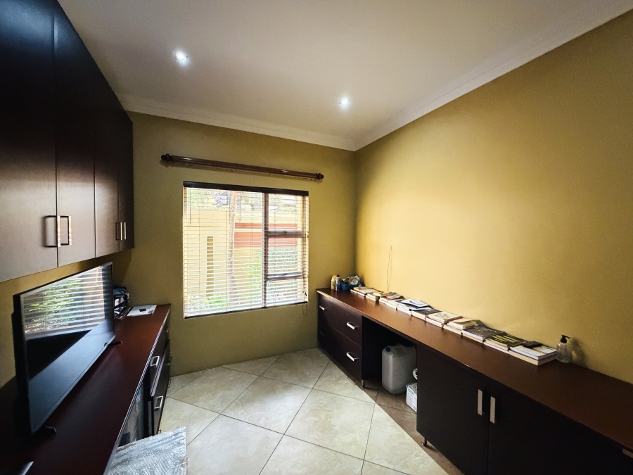 7 Bedroom Property for Sale in Aerorand Mpumalanga