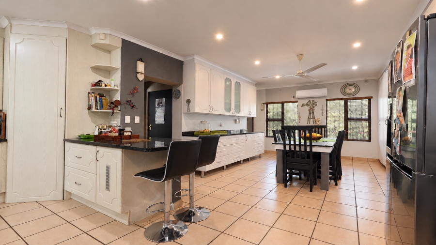 4 Bedroom Property for Sale in Marloth Park Mpumalanga