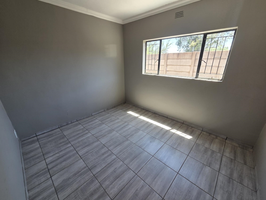 To Let Commercial Property for Rent in Middelburg Central Mpumalanga
