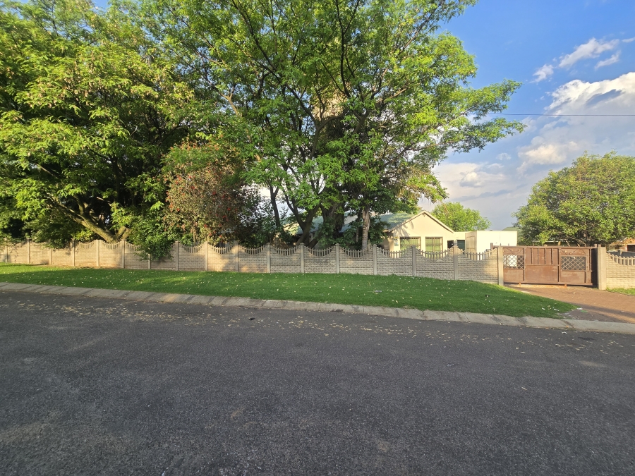 6 Bedroom Property for Sale in Tasbet Park Mpumalanga