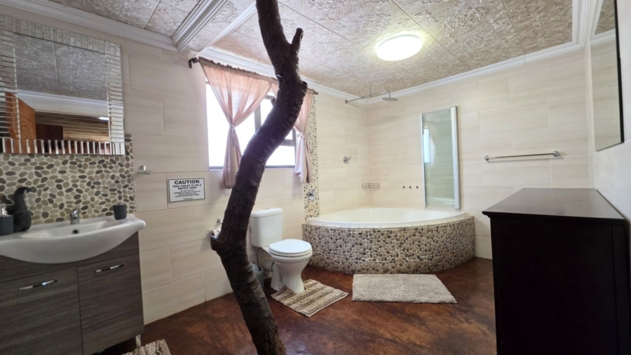 3 Bedroom Property for Sale in Marloth Park Mpumalanga