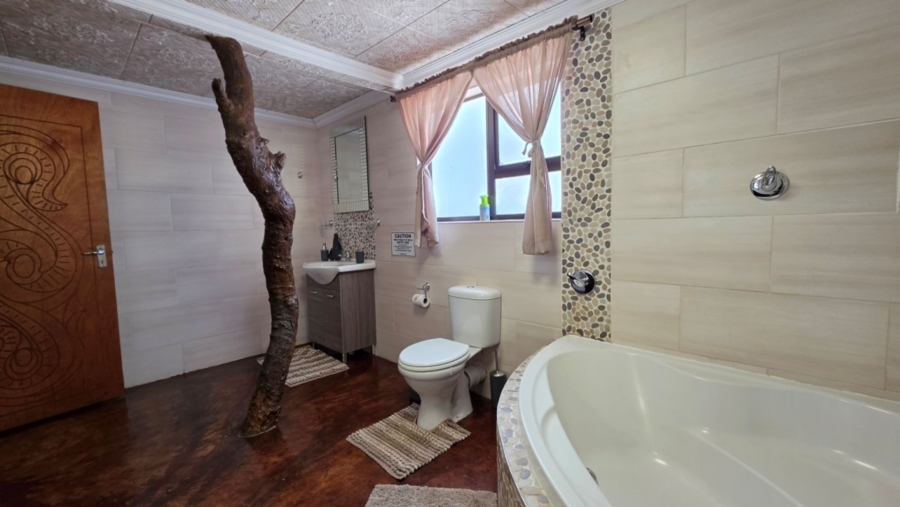 3 Bedroom Property for Sale in Marloth Park Mpumalanga