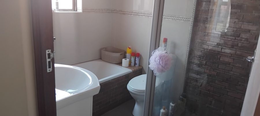 5 Bedroom Property for Sale in Reyno Ridge Mpumalanga