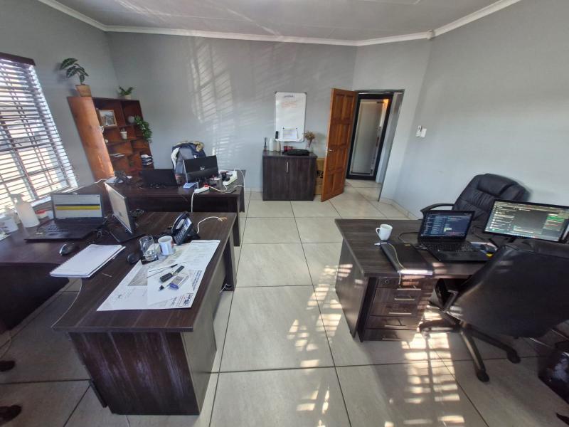 To Let Commercial Property for Rent in Die Heuwel Ext 4 Mpumalanga
