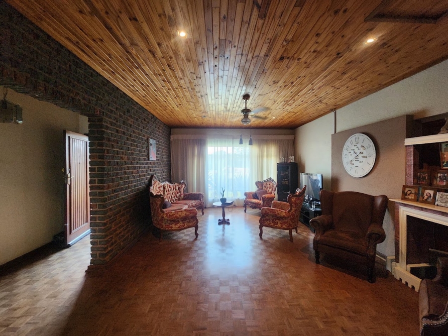 6 Bedroom Property for Sale in Nelspruit Ext 5 Mpumalanga