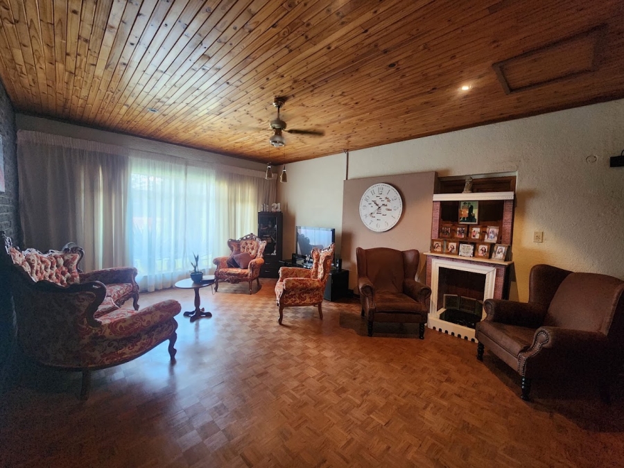 6 Bedroom Property for Sale in Nelspruit Ext 5 Mpumalanga