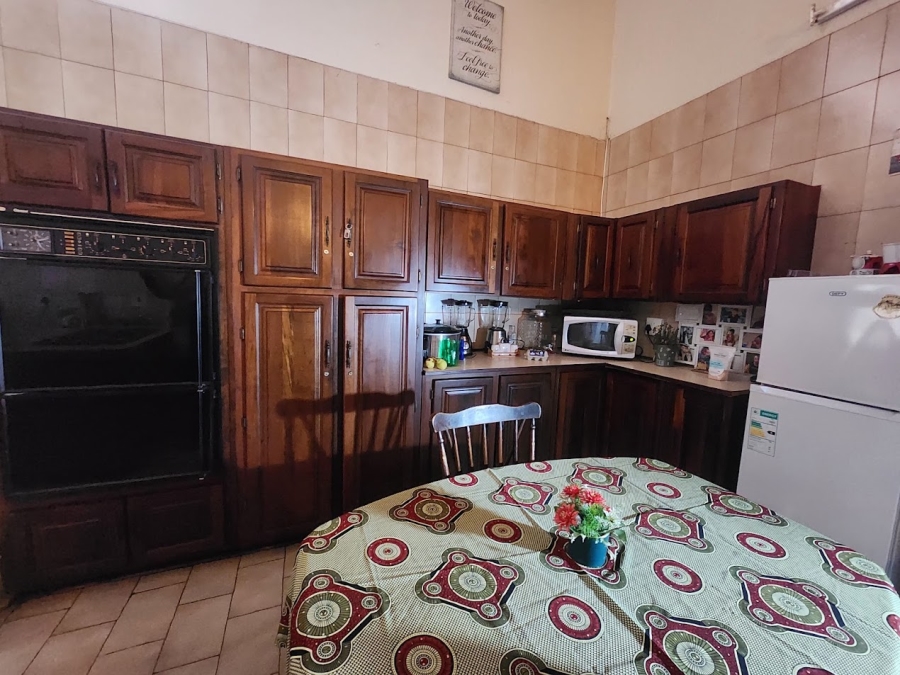 6 Bedroom Property for Sale in Nelspruit Ext 5 Mpumalanga