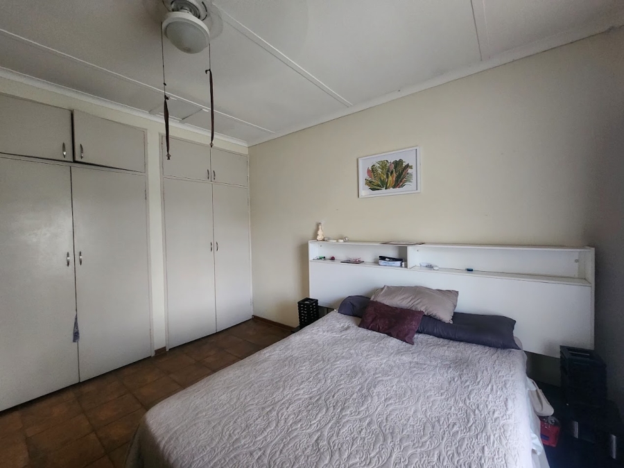 6 Bedroom Property for Sale in Nelspruit Ext 5 Mpumalanga