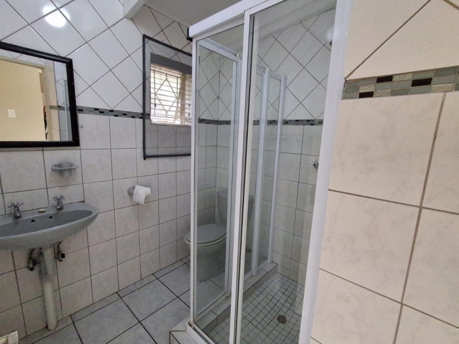 6 Bedroom Property for Sale in Nelspruit Ext 5 Mpumalanga