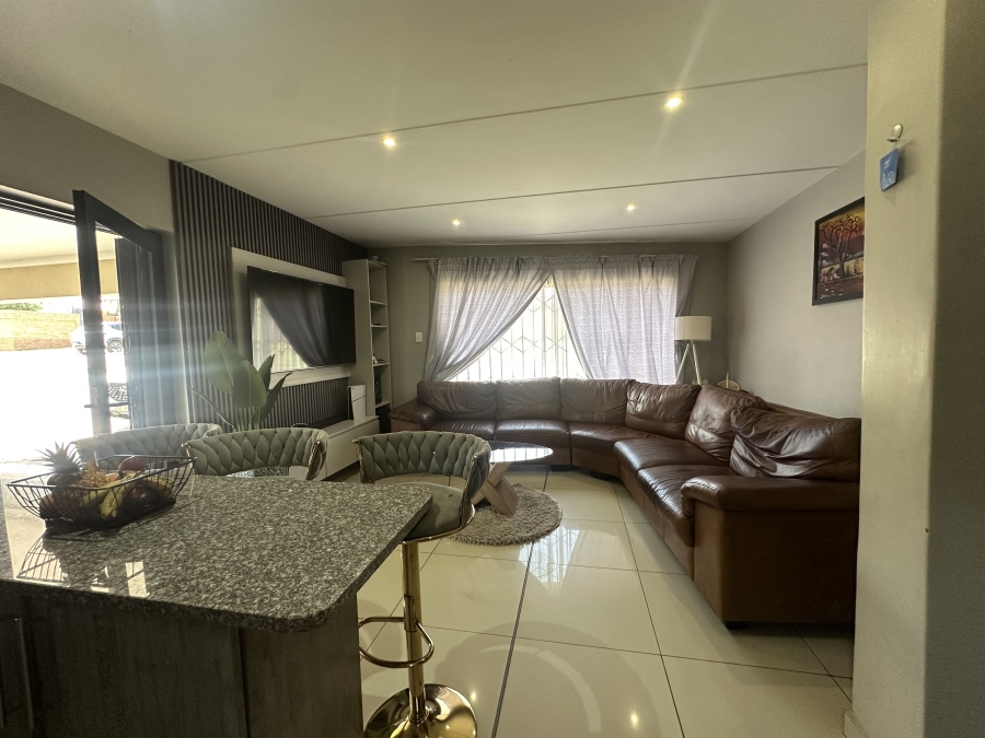 3 Bedroom Property for Sale in Jackaroo Park Mpumalanga