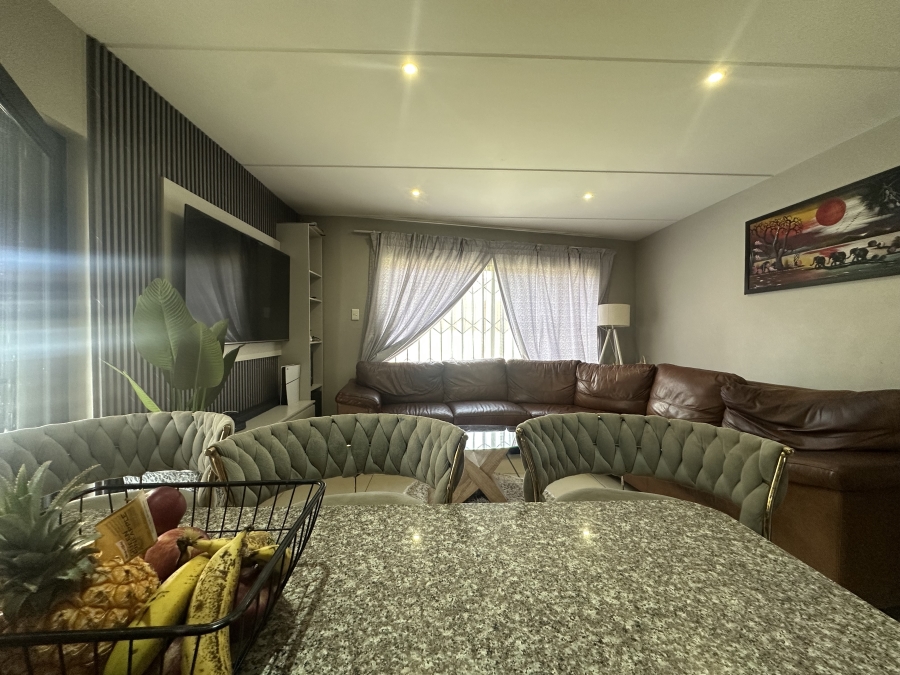 3 Bedroom Property for Sale in Jackaroo Park Mpumalanga