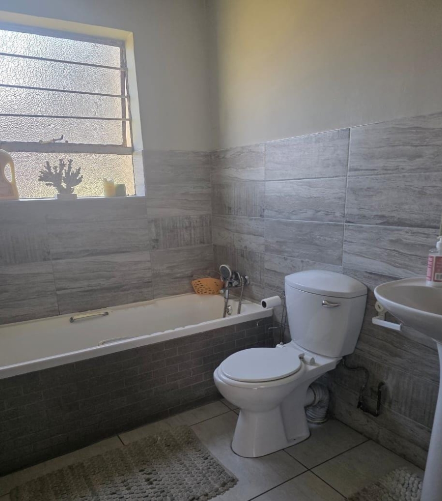 To Let 2 Bedroom Property for Rent in Del Judor Mpumalanga