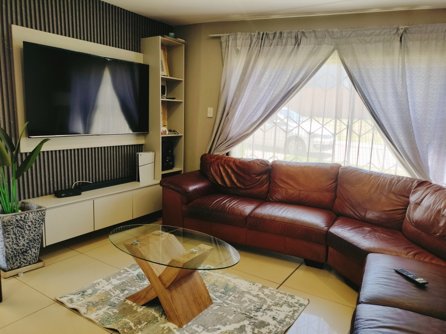 3 Bedroom Property for Sale in Jackaroo Park Mpumalanga