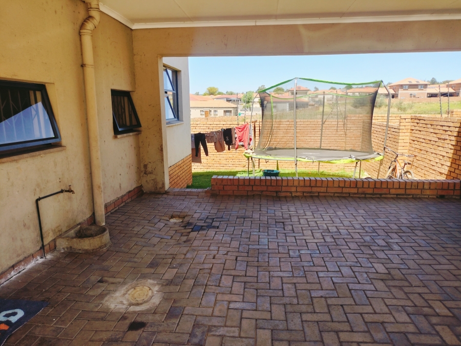 3 Bedroom Property for Sale in Jackaroo Park Mpumalanga