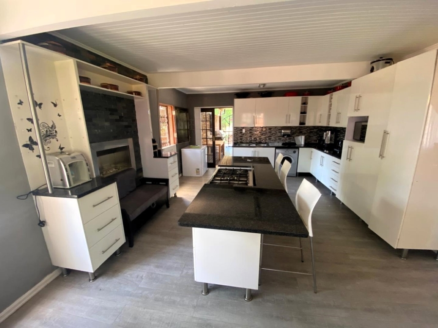 6 Bedroom Property for Sale in Kingsview Mpumalanga