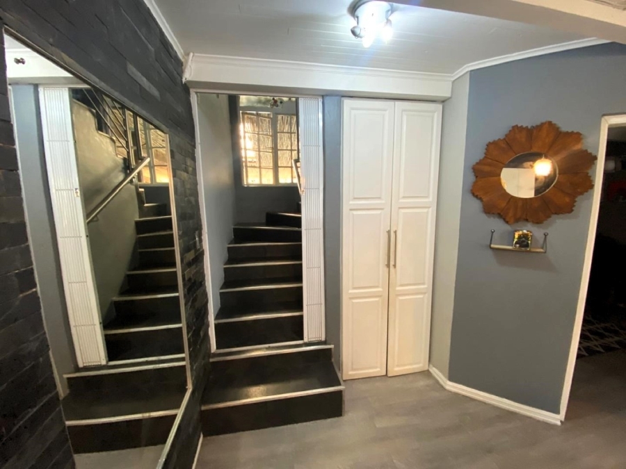 6 Bedroom Property for Sale in Kingsview Mpumalanga