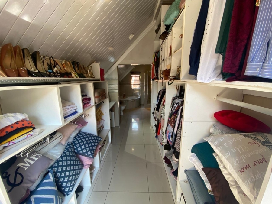 6 Bedroom Property for Sale in Kingsview Mpumalanga