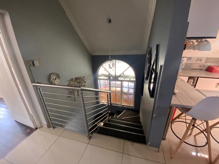 6 Bedroom Property for Sale in Kingsview Mpumalanga