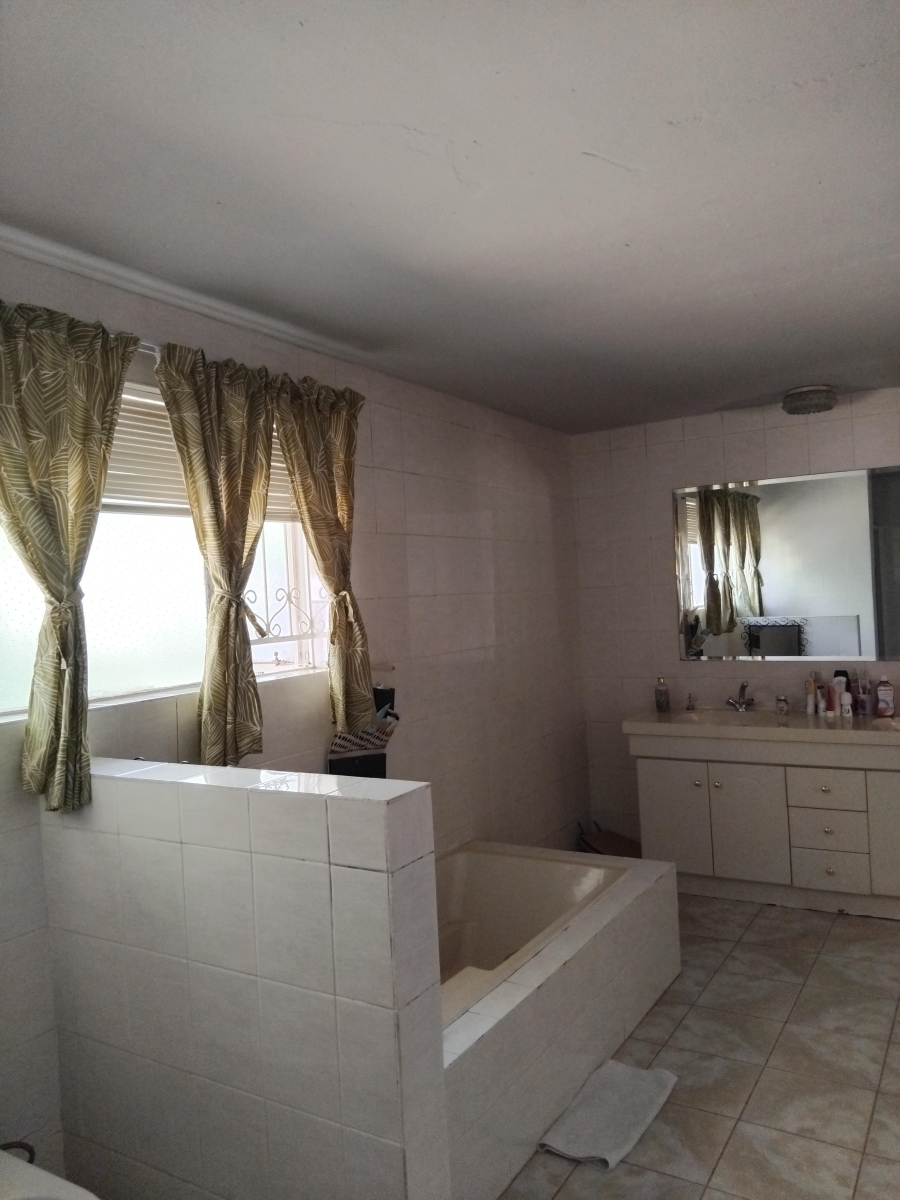 4 Bedroom Property for Sale in Barberton Mpumalanga