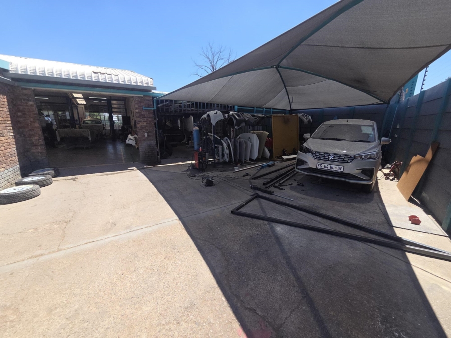 Commercial Property for Sale in Witbank Ext 8 Mpumalanga