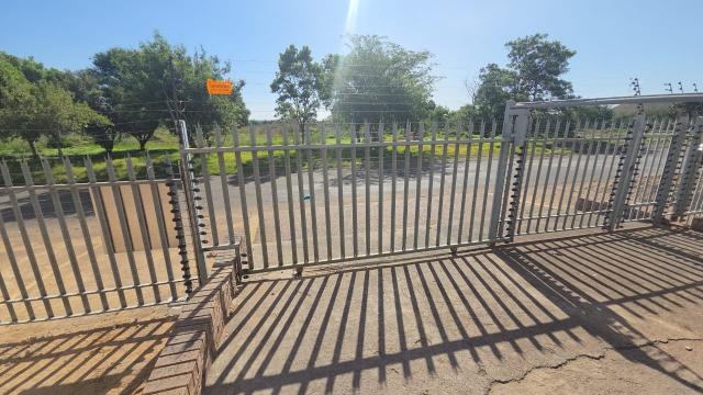To Let Commercial Property for Rent in Witbank Ext 8 Mpumalanga