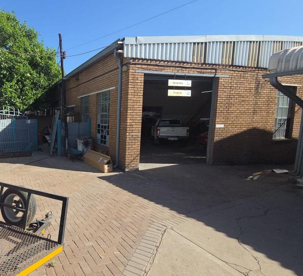 Commercial Property for Sale in Witbank Ext 8 Mpumalanga