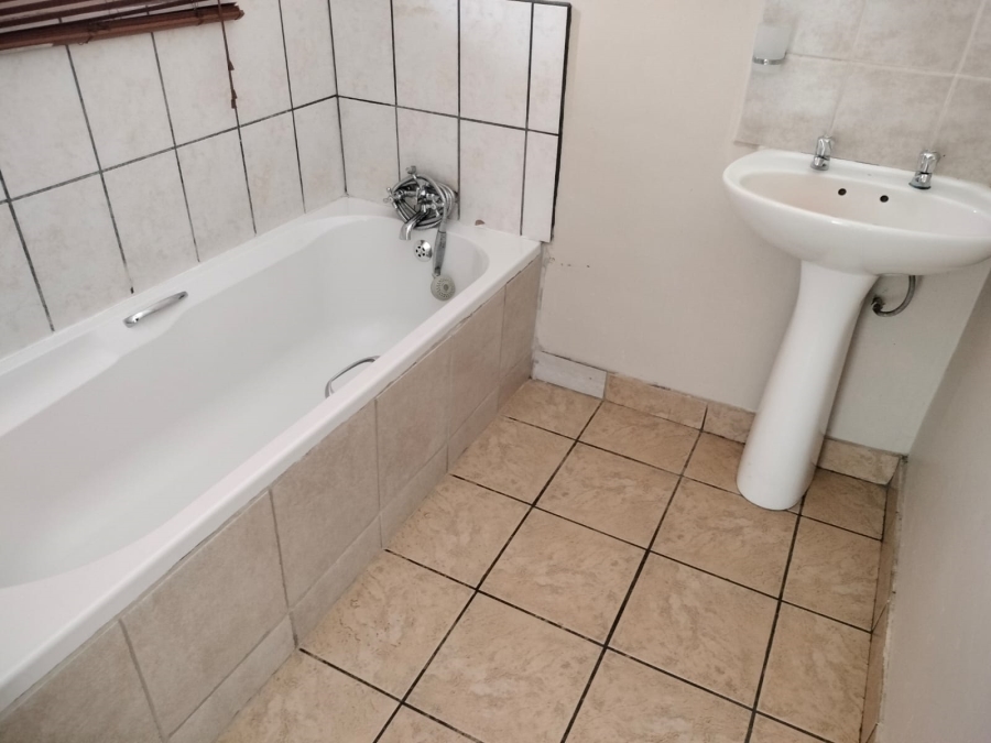 2 Bedroom Property for Sale in Nelspruit Mpumalanga