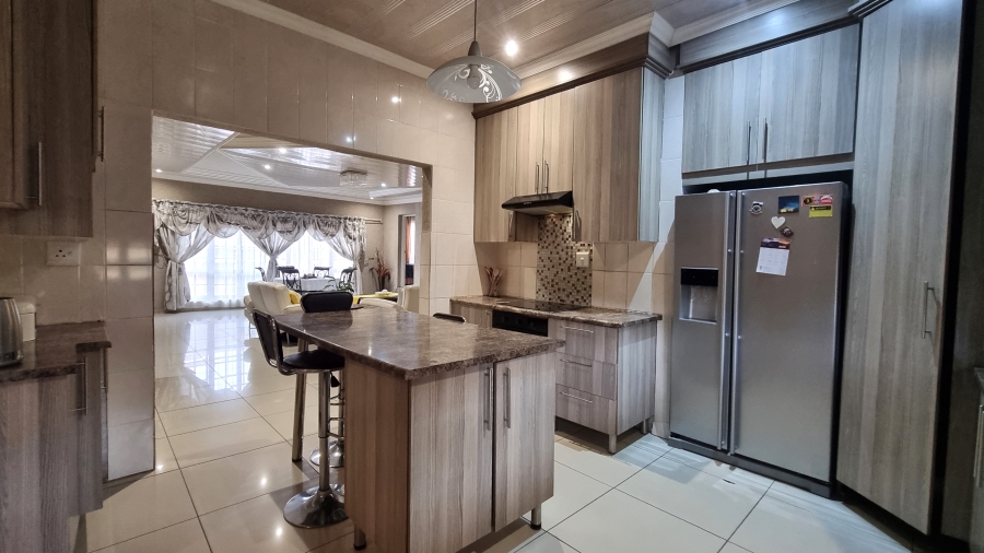 5 Bedroom Property for Sale in White River Ext 49 Mpumalanga