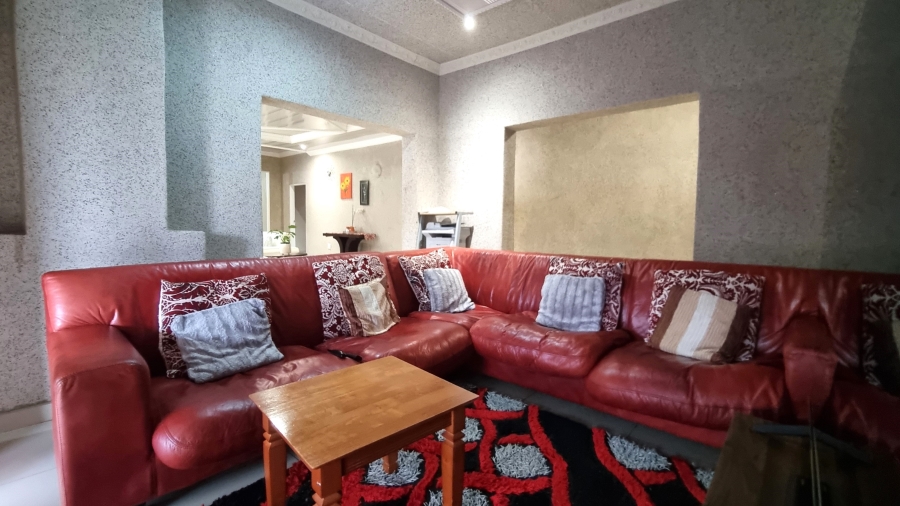 5 Bedroom Property for Sale in White River Ext 49 Mpumalanga