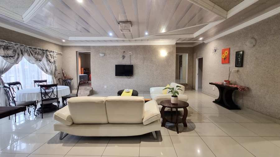 5 Bedroom Property for Sale in White River Ext 49 Mpumalanga