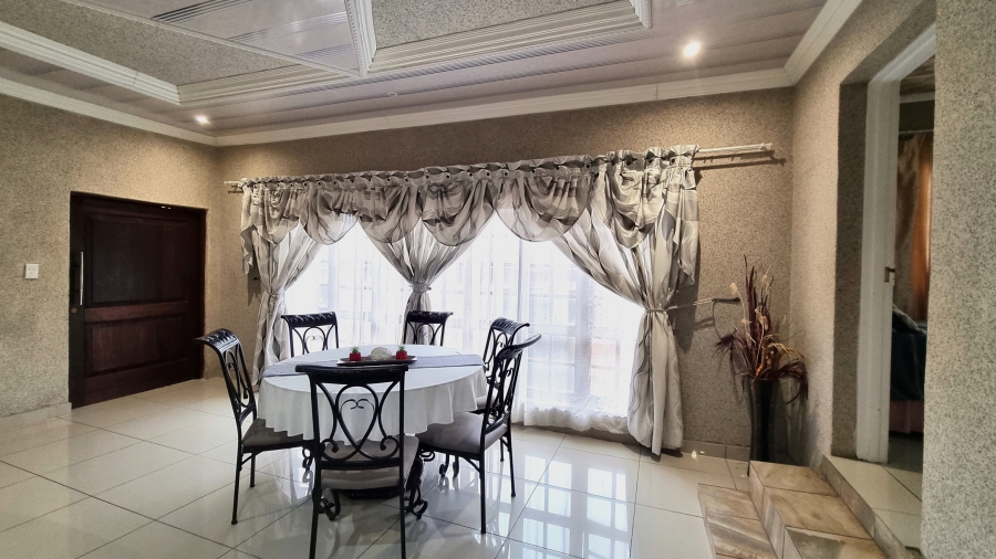 5 Bedroom Property for Sale in White River Ext 49 Mpumalanga