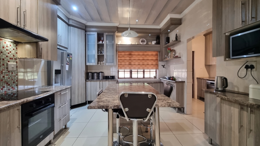 5 Bedroom Property for Sale in White River Ext 49 Mpumalanga
