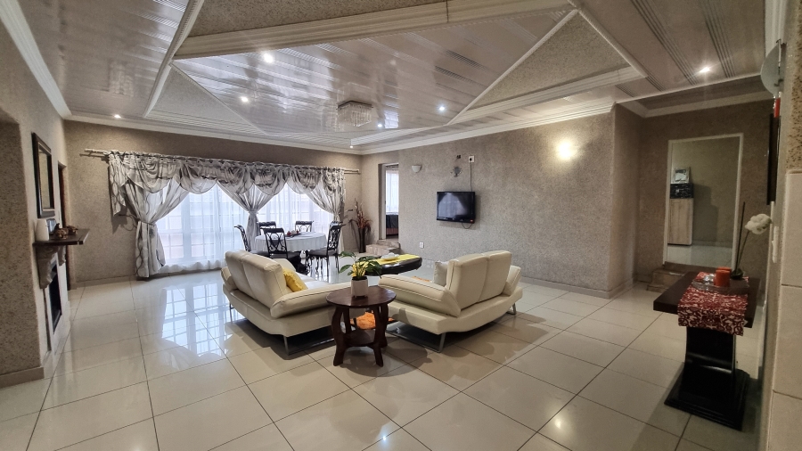 5 Bedroom Property for Sale in White River Ext 49 Mpumalanga