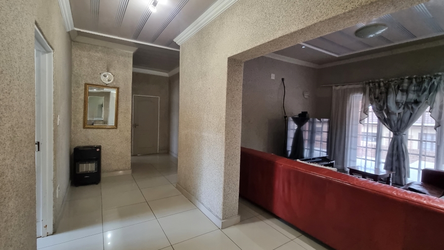 5 Bedroom Property for Sale in White River Ext 49 Mpumalanga