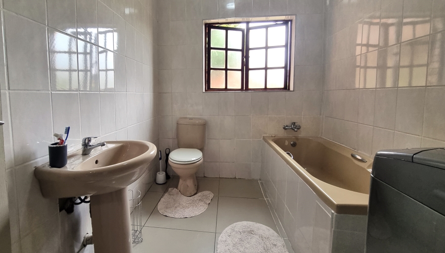 5 Bedroom Property for Sale in White River Ext 49 Mpumalanga