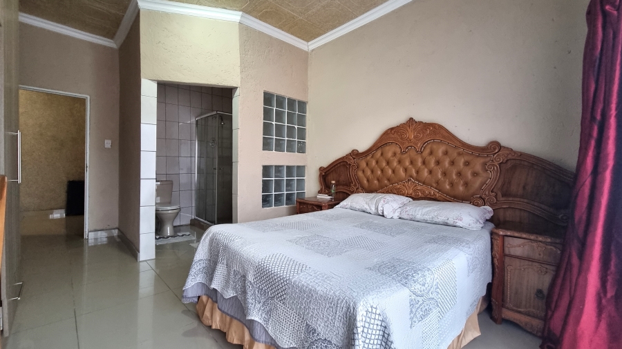 5 Bedroom Property for Sale in White River Ext 49 Mpumalanga