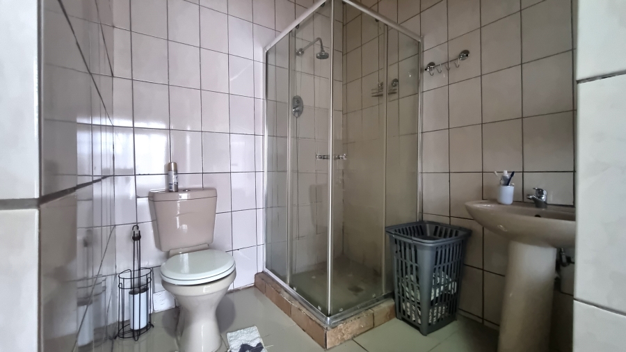 5 Bedroom Property for Sale in White River Ext 49 Mpumalanga