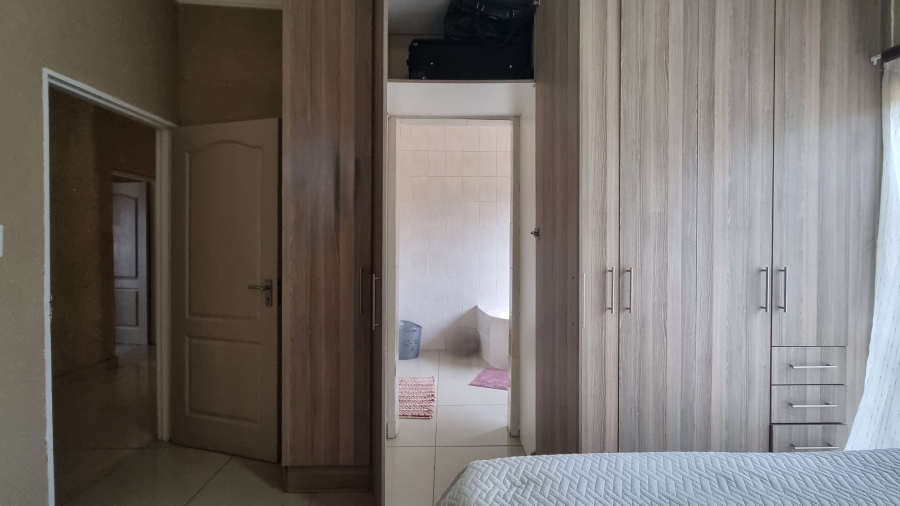 5 Bedroom Property for Sale in White River Ext 49 Mpumalanga