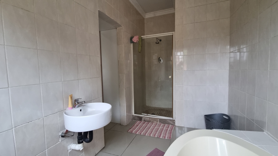 5 Bedroom Property for Sale in White River Ext 49 Mpumalanga