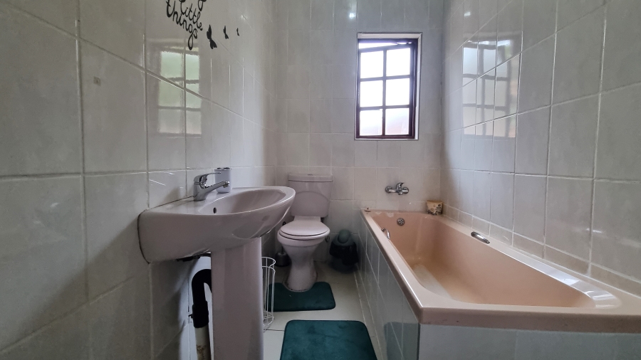 5 Bedroom Property for Sale in White River Ext 49 Mpumalanga